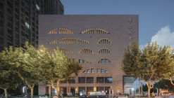 Senior-Citizen University of Fengxian / Atelier GOM