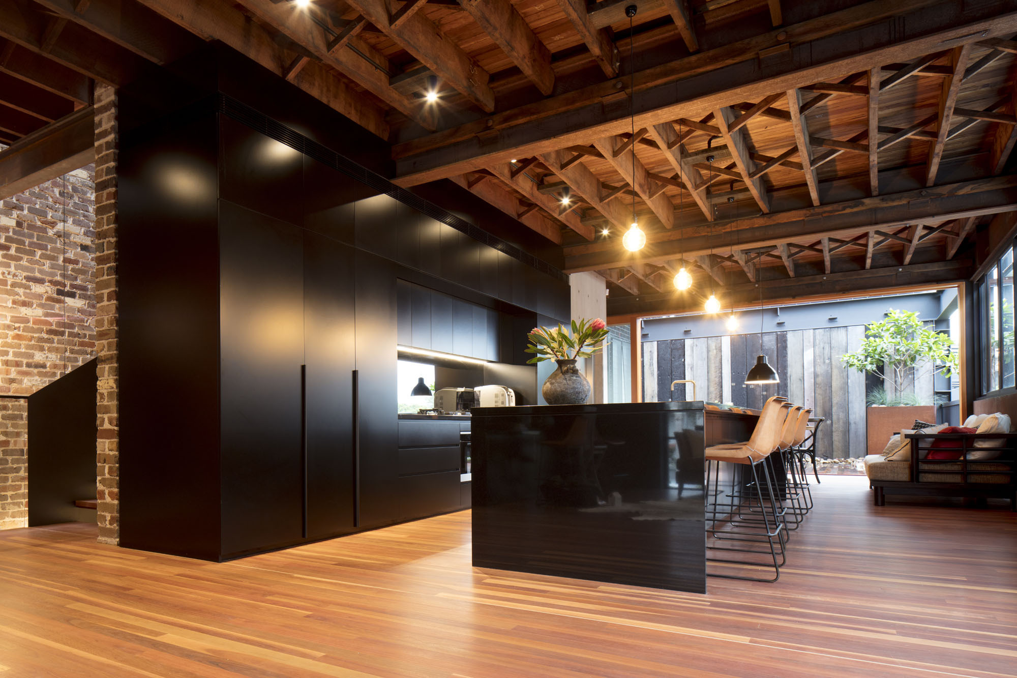 Gallery of 102 The Mill / Carter Williamson Architects - 9