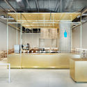 Blue Bottle Coffee Kobe Café / Schemata Architects - Chair