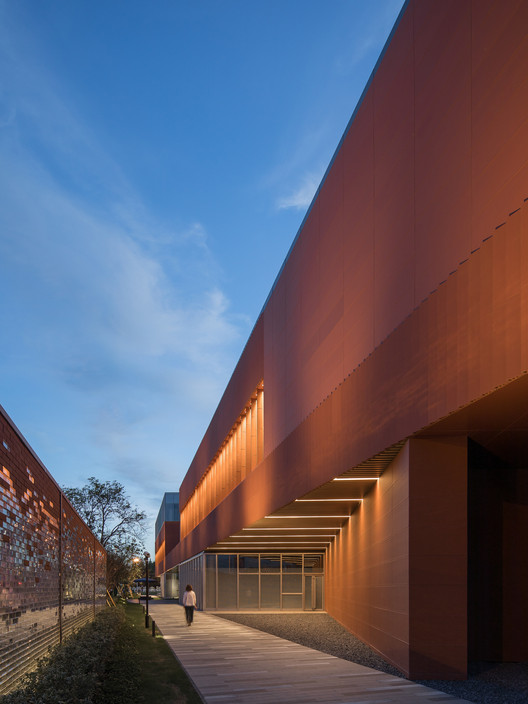Shanghai Vanke Qichen Community Center / Shenzhen Huahui Design - Image 15 of 28