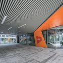 Diseño de interiores y señalética de Ali Center Hongqiao en Shanghái / Benoy - Interiores De Oficina
