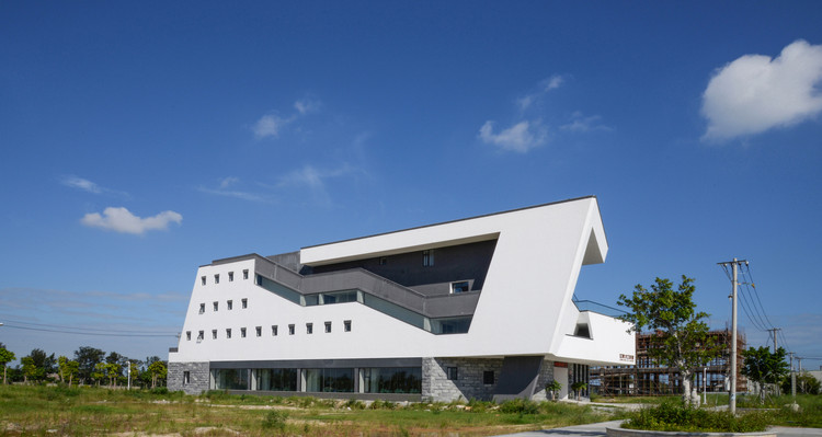 J雕艺工作室 / 尹培如建筑工作室 - 艺术与建筑
