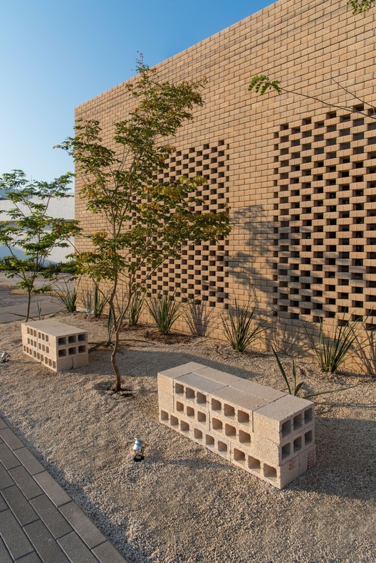 Galería Édron / TACO taller de arquitectura contextual  - Imagen 17 de 27