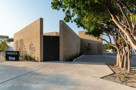 Galería Édron / TACO taller de arquitectura contextual  - Imagen 5 de 27