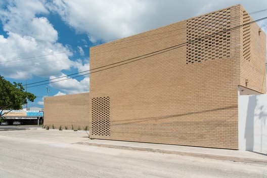 Galería Édron / TACO taller de arquitectura contextual  - Imagen 6 de 27