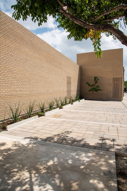 Galería Édron / TACO taller de arquitectura contextual  - Imagen 2 de 27