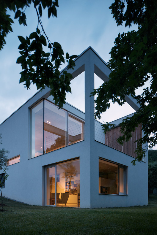 Family House in the Slope / Masparti Martinka Spusta Architekti - Exterior Photography, Windows, Facade