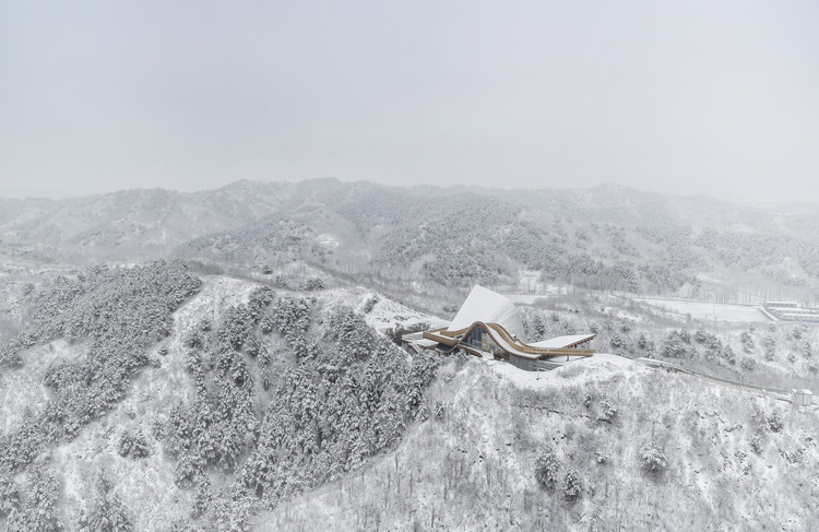 Galeria Hilltop / dEEP Architects - Imagem 6 de 38