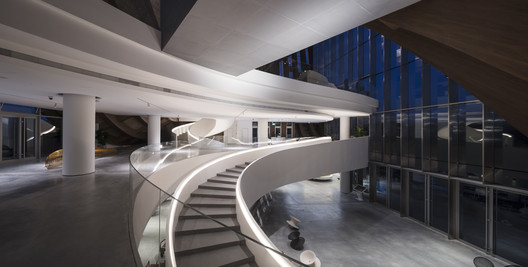 Galeria Hilltop / dEEP Architects Galeria Hilltop / dEEP Architects - Imagem 10 de 38
