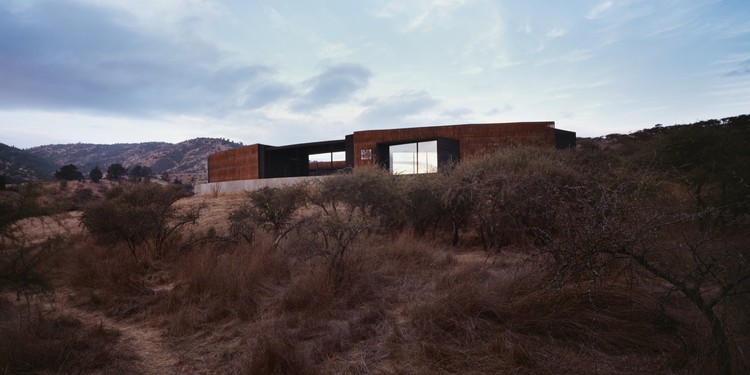 Casa para un criador de caballos / Diego Baraona - Ventanas