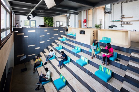 Office for Communique / groupDCA - Image 3 of 26