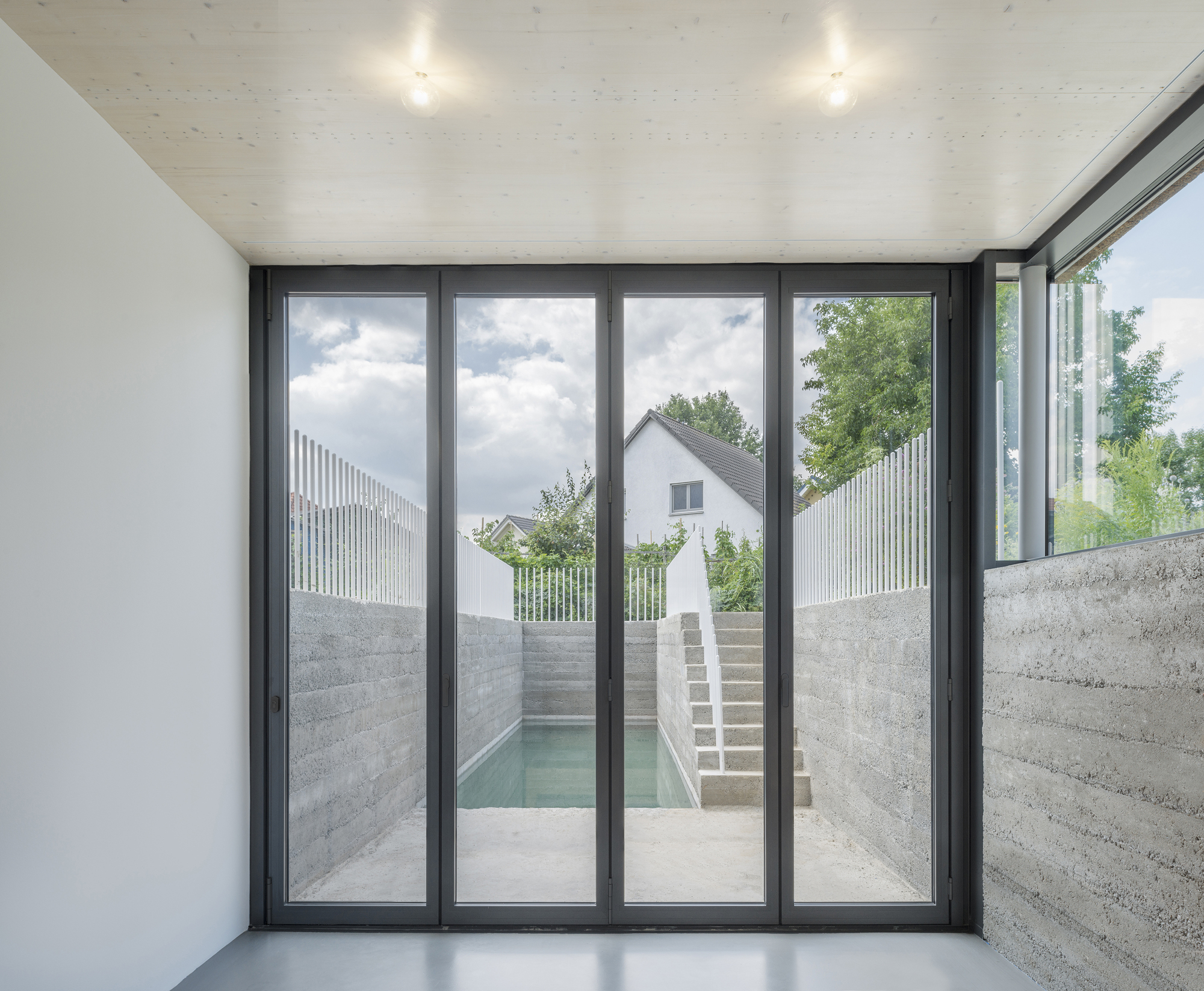 Gallery of Cork Screw House / rundzwei Architekten 2