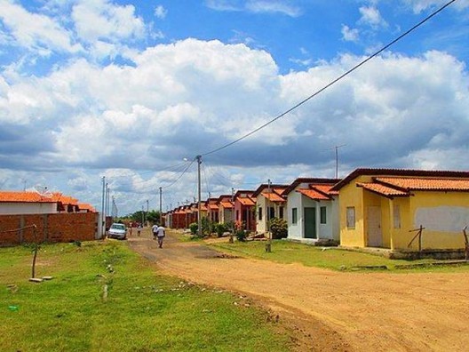 Houses of a Minha Casa, Minha Vida housing development in Antônio Cardoso, Bahia. Photo: Paulomedford/Wikimedia Commons