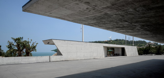 Galería Abstracta / Yin Peiru Architecture Studio - Imagen 8 de 22