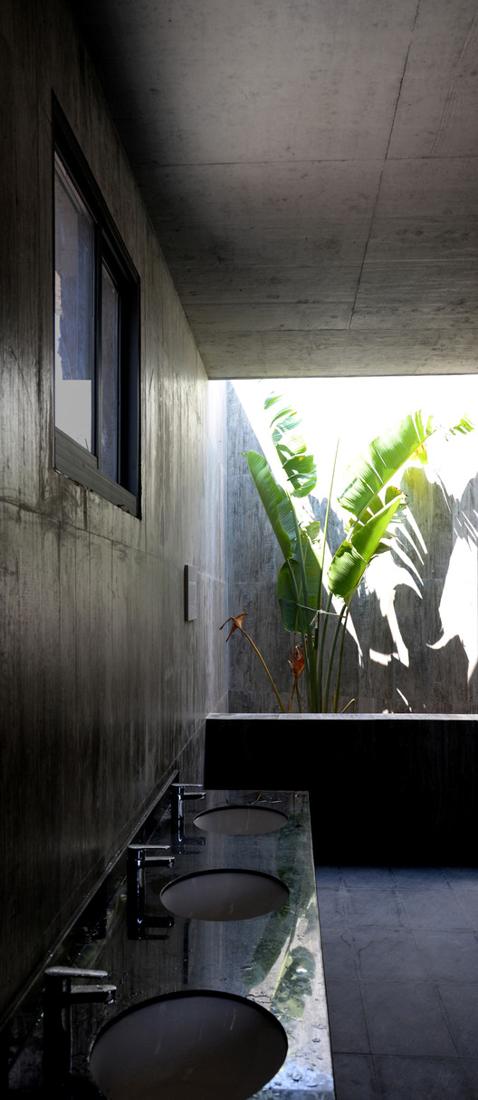 Galería Abstracta / Yin Peiru Architecture Studio - Imagen 15 de 22