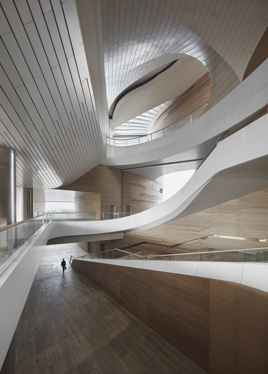 Coop Himmelb(l)au and UNStudio to speak at the 2018 Tsinghua Design Academic Week! Register for the year's premier forum. Coop Himmelb(l)au and UNStudio to speak at the 2018 Tsinghua Design Academic Week! Register for the year's premier forum. - Image 16 of 26