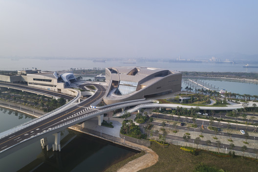 Coop Himmelb(l)au and UNStudio to speak at the 2018 Tsinghua Design Academic Week! Register for the year's premier forum. Coop Himmelb(l)au and UNStudio to speak at the 2018 Tsinghua Design Academic Week! Register for the year's premier forum. - Image 14 of 26