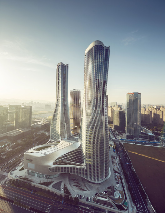 Coop Himmelb(l)au and UNStudio to speak at the 2018 Tsinghua Design Academic Week! Register for the year's premier forum. Coop Himmelb(l)au and UNStudio to speak at the 2018 Tsinghua Design Academic Week! Register for the year's premier forum. - Image 18 of 26