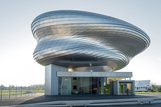 Coop Himmelb(l)au and UNStudio to speak at the 2018 Tsinghua Design Academic Week! Register for the year's premier forum. Coop Himmelb(l)au and UNStudio to speak at the 2018 Tsinghua Design Academic Week! Register for the year's premier forum. - Image 10 of 26