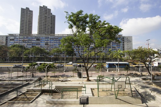 Urban Amenities: Public Space Corridor in Venezuela - Image 14 of 19