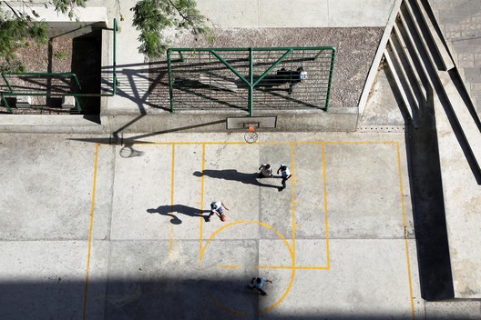 Urban Amenities: Public Space Corridor in Venezuela - Image 9 of 19