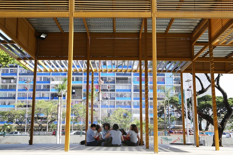 Urban Amenities: Public Space Corridor in Venezuela - Featured Image