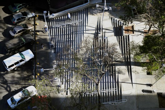 Urban Amenities: Public Space Corridor in Venezuela - Image 5 of 19
