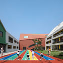 Escuela Haishu de la Ciudad de Ciencia y Tecnología del Futuro de Hangzhou / LYCS Architecture - Escuela Primaria