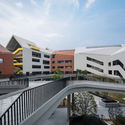 Escuela Haishu de la Ciudad de Ciencia y Tecnología del Futuro de Hangzhou / LYCS Architecture - Escuela Primaria