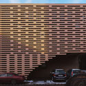 The Roof House / MILODAMALO - Edificio De Oficinas