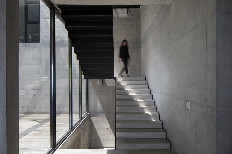 Casa Lomas / Oficio Taller - Escaleras, Barandas, Ventanas