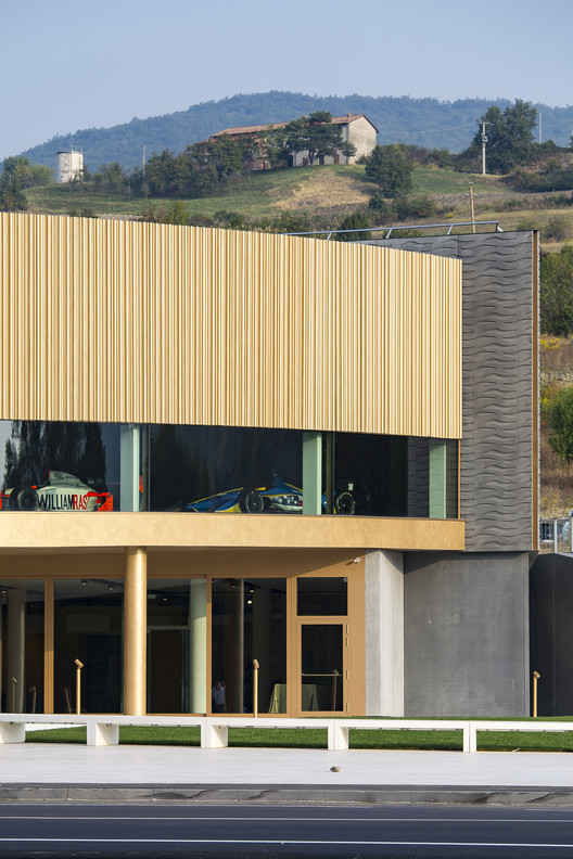 Dallara Academy / Atelier(s) Alfonso Femia Dallara Academy / Atelier(s) Alfonso Femia - Imagem 18 de 49