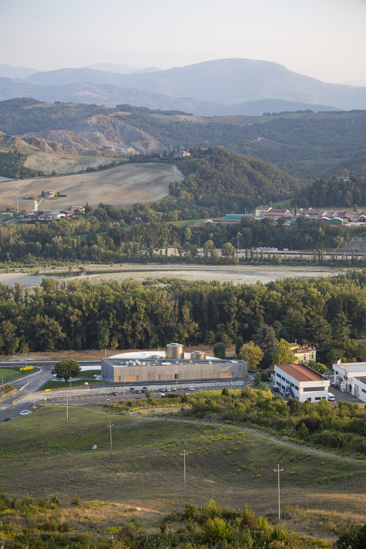 Dallara Academy / Atelier(s) Alfonso Femia Dallara Academy / Atelier(s) Alfonso Femia - Imagem 15 de 49