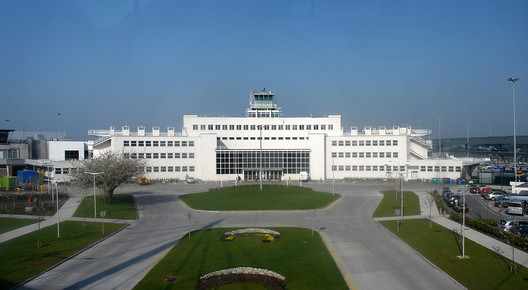 © wikimedia user O'Dea licensed under CC BY-SA 3.0. ImageDublin Airport Building © wikimedia user O'Dea licensed under CC BY-SA 3.0. ImageDublin Airport Building