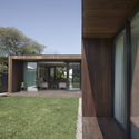 Casa humilde / Coy Yiontis Architects - Casas