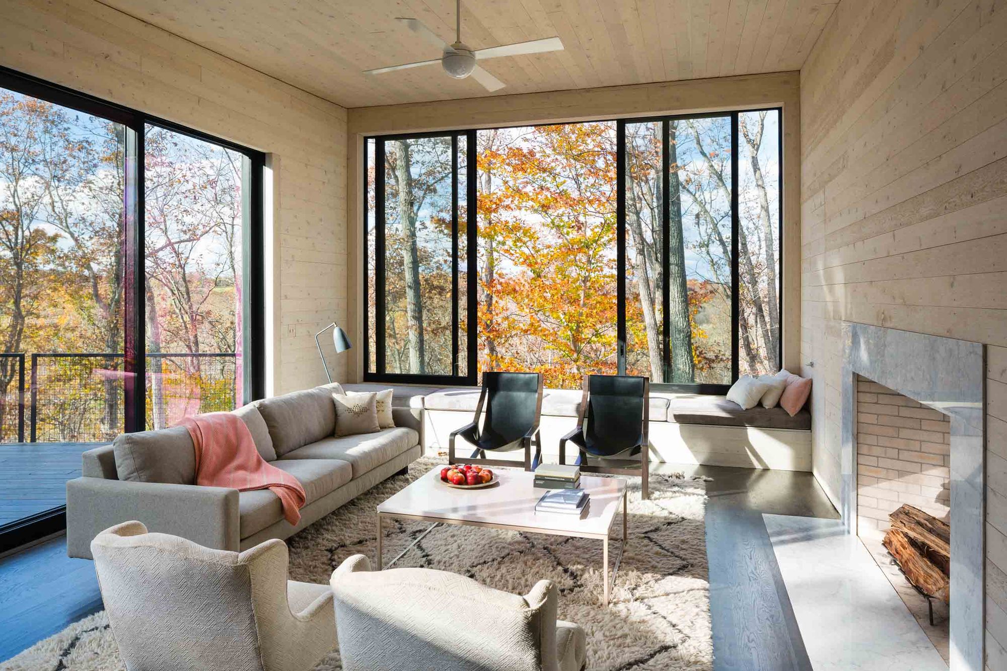 Gallery of 5 Incredible Indoor-Outdoor Spaces for Fall - 3