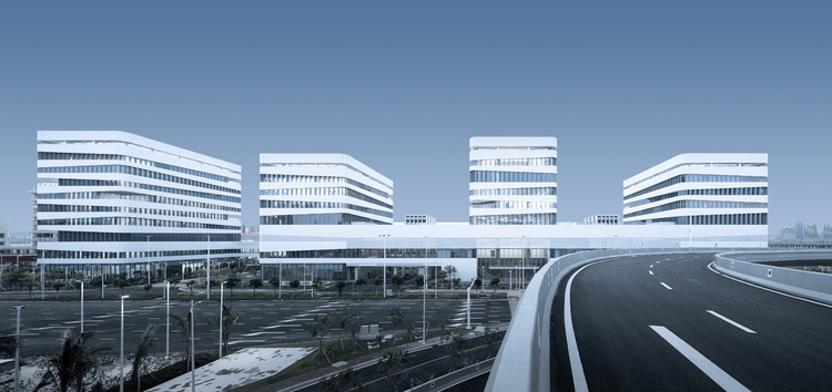 Hong Kong-Zhuhai-Macao Bridge Zhuhai Port Office Area Project / Arcplus East China Architectural Design & Research Institute - More Images