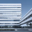 Hong Kong-Zhuhai-Macao Bridge Zhuhai Port Office Area Project / Arcplus East China Architectural Design & Research Institute - Offices