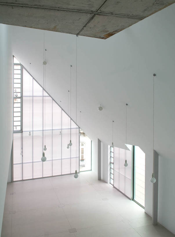 Gallery of Polycarbonate in Architecture: 10 Translucent Solutions - 11