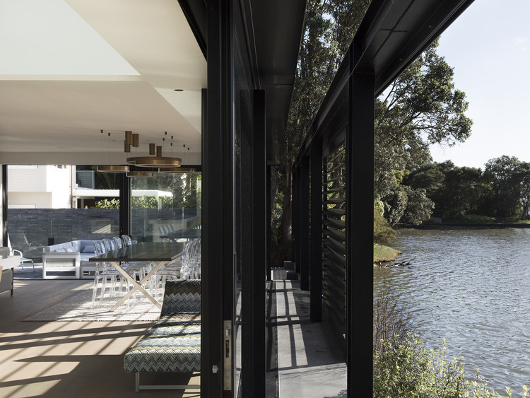 The Tailored Home / Lloyd Hartley Architects - Image 2 of 16