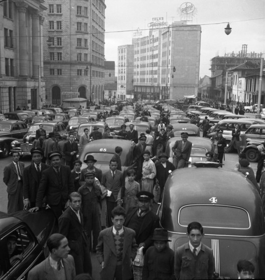 Bogotá, according to the photography of Daniel Rodríguez Bogotá, according to the photography of Daniel Rodríguez - Image 2 of 6