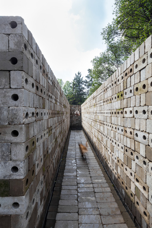 Community Central Pavilion: A Momentary Structure to Collect Seismic Waves in Mexico - Image 23 of 38
