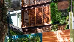 Casa das Acácias / Monica Paciello Viera