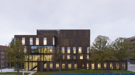 Edificio de laboratorios y logística / Mikkelsen Architects - Imagen 1 de 40
