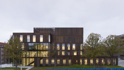 Edificio de laboratorios y logística / Mikkelsen Architects