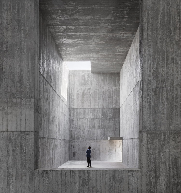 Saya Park / Álvaro Siza + Carlos Castanheira - Image 21 of 55