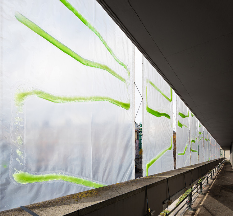 ecoLogicStudio's Bio-Digital Curtain Fights Climate Change by Filtering Air and Creating Bioplastic - Image 2 of 9