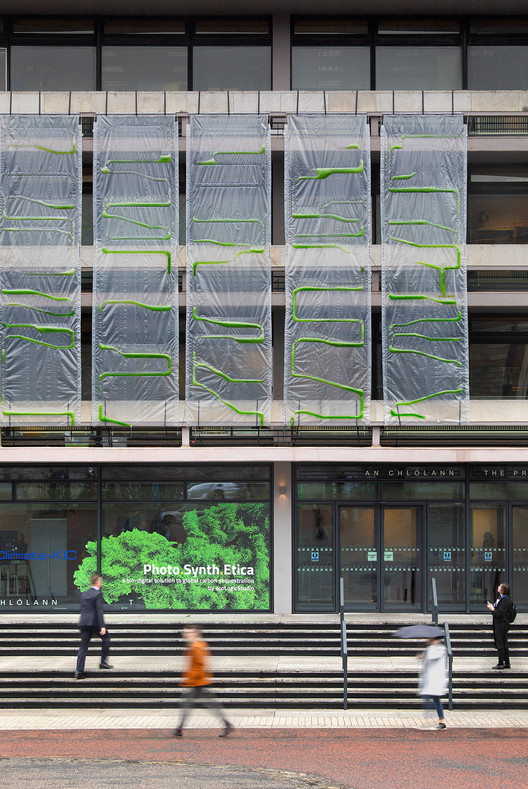 ecoLogicStudio's Bio-Digital Curtain Fights Climate Change by Filtering Air and Creating Bioplastic - Image 7 of 9