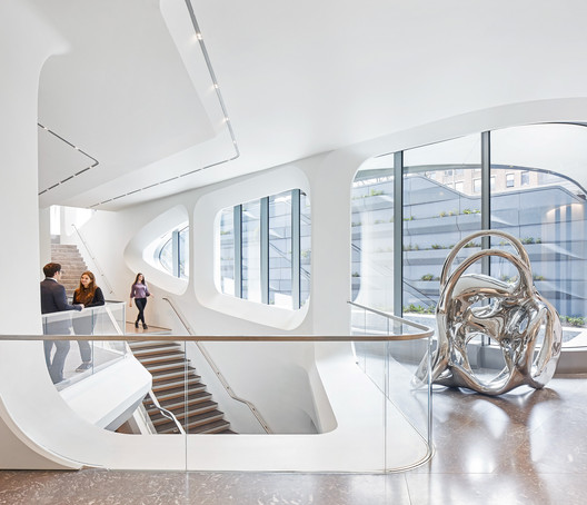 New York City Pop-up Celebrates 40 Years of Zaha Hadid's Design Innovations New York City Pop-up Celebrates 40 Years of Zaha Hadid's Design Innovations - Image 18 of 22