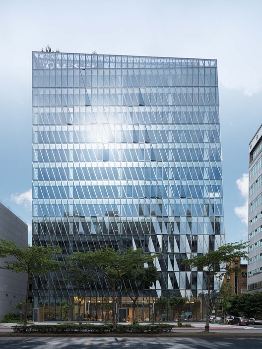 Taipei Hoyu Holdings Headquarters / r.c. Architects - Image 3 of 24